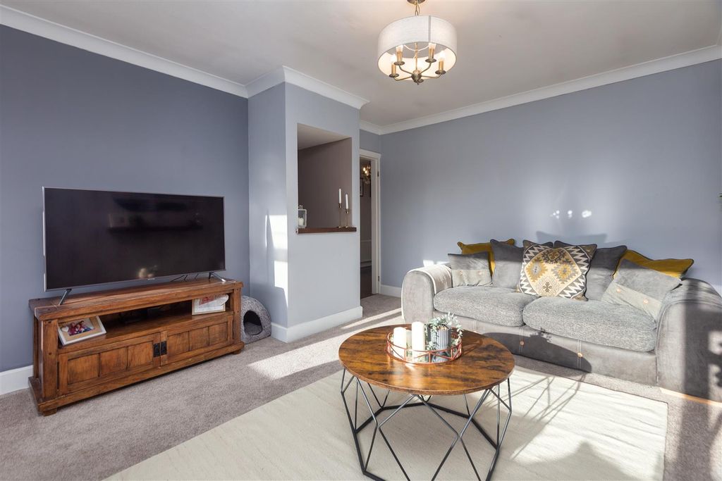 Property photo 3 of 20