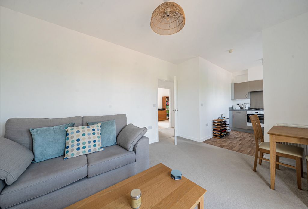 Property photo 3 of 21 1334696-4-689330E...