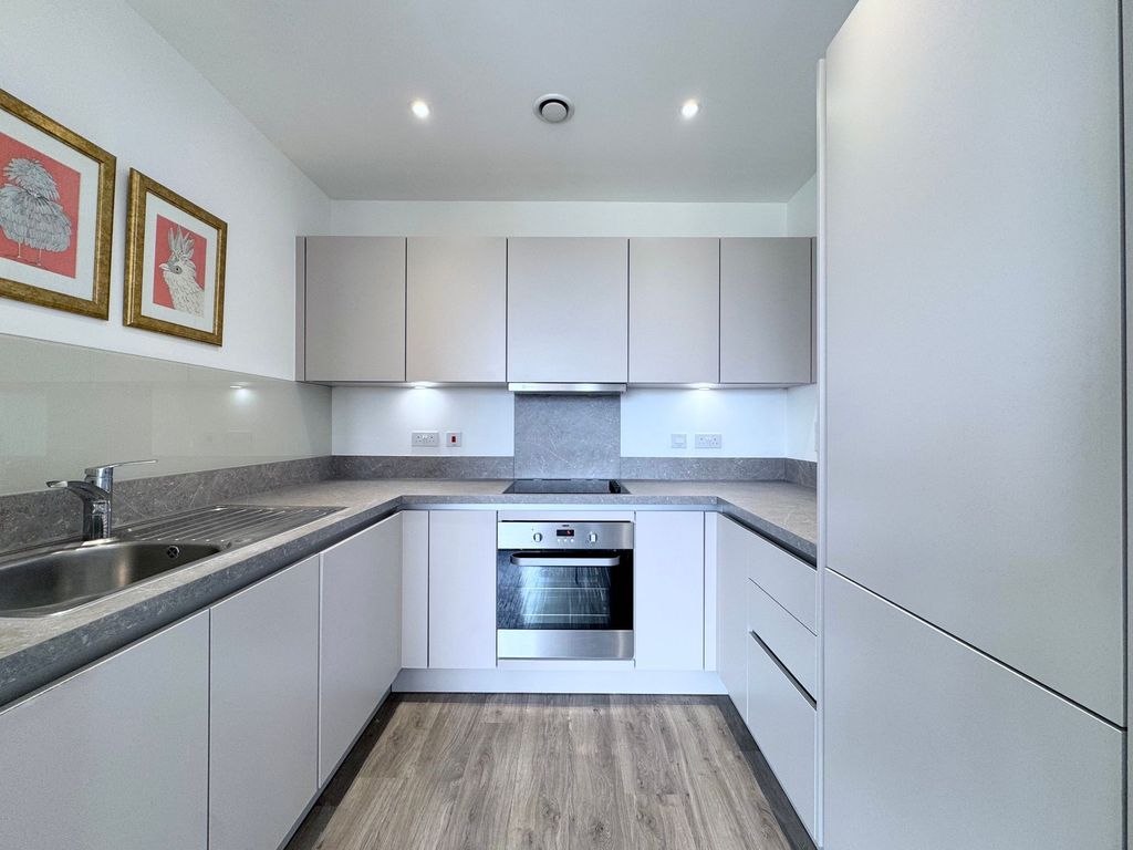 Property photo 3 of 15 Kitchen