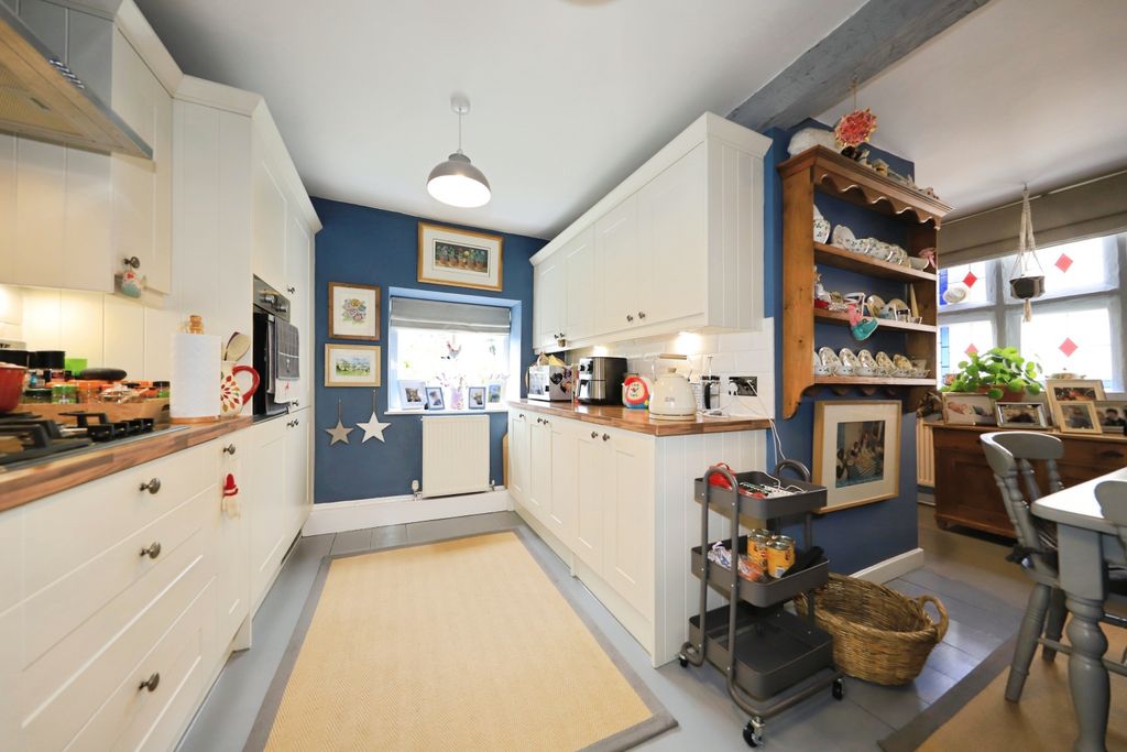 Property photo 2 of 20 Kitchen