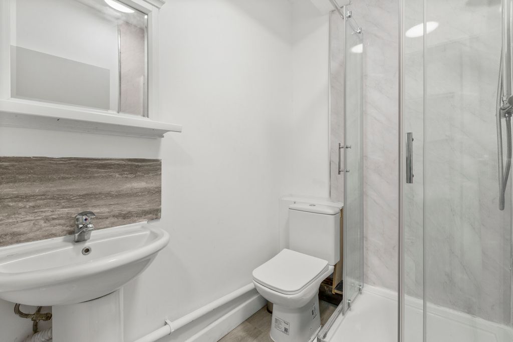 Property photo 3 of 4 2 Nightingales Corner, Hp7 9Pz (Low Res)-16