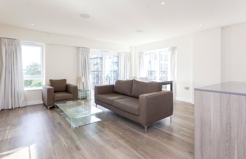 Property photo 3 of 23 Picture No. 12