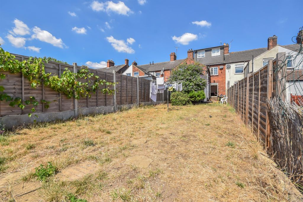 Property photo 2 of 9