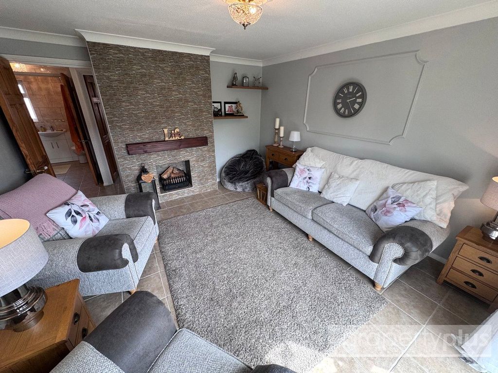 Property photo 3 of 13 Picture No. 12