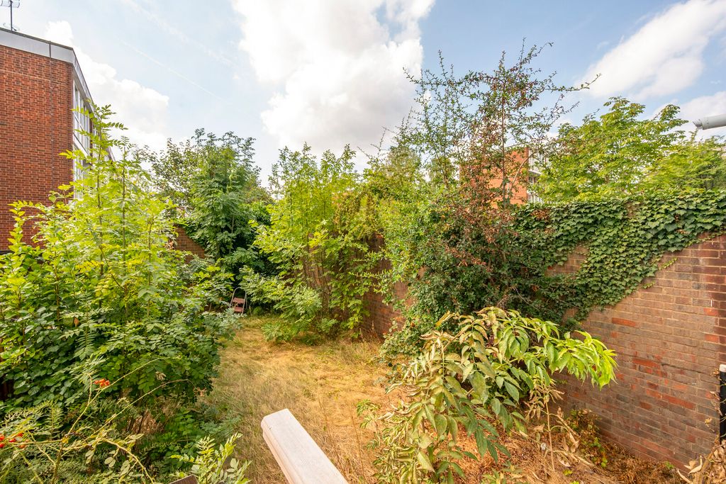 Property photo 2 of 8