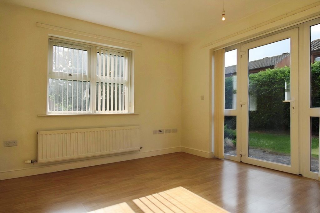 Property photo 3 of 6 Pbox-Img.Jpg