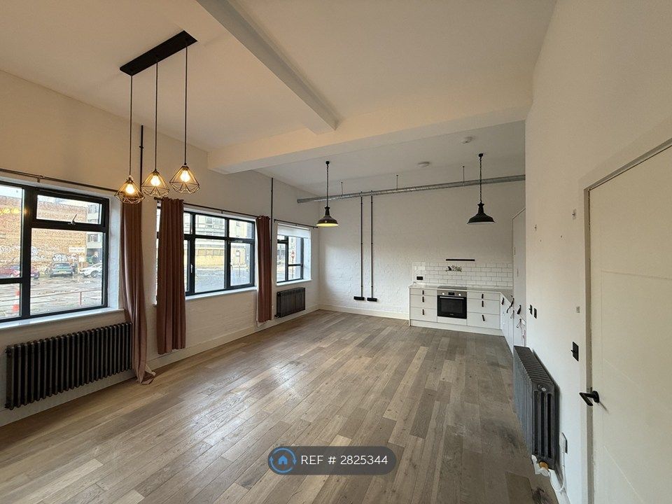 Property photo 2 of 10 Unfurnished Lounge