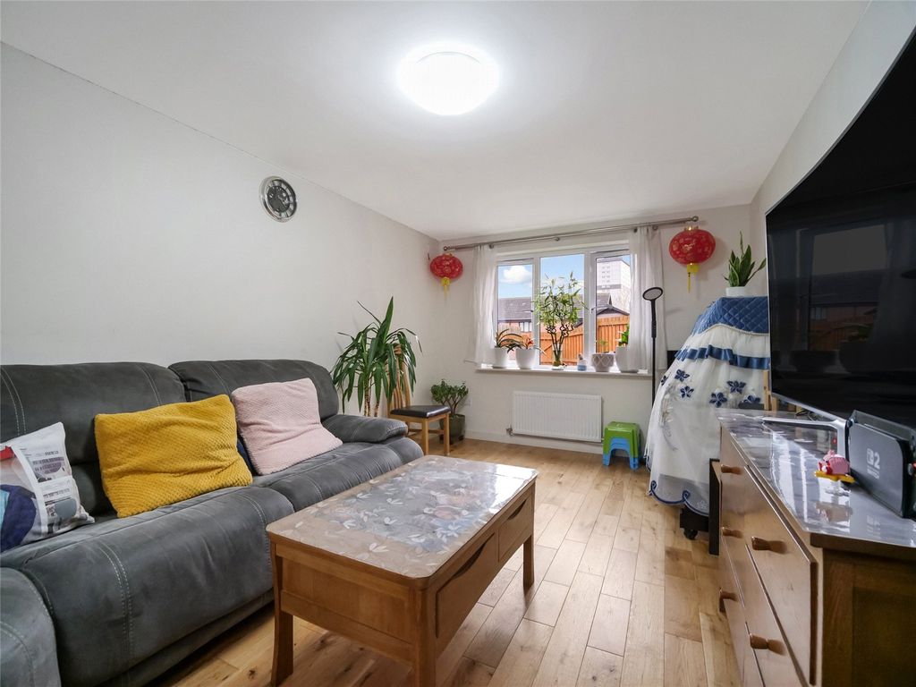 Property photo 3 of 18 Picture No. 02