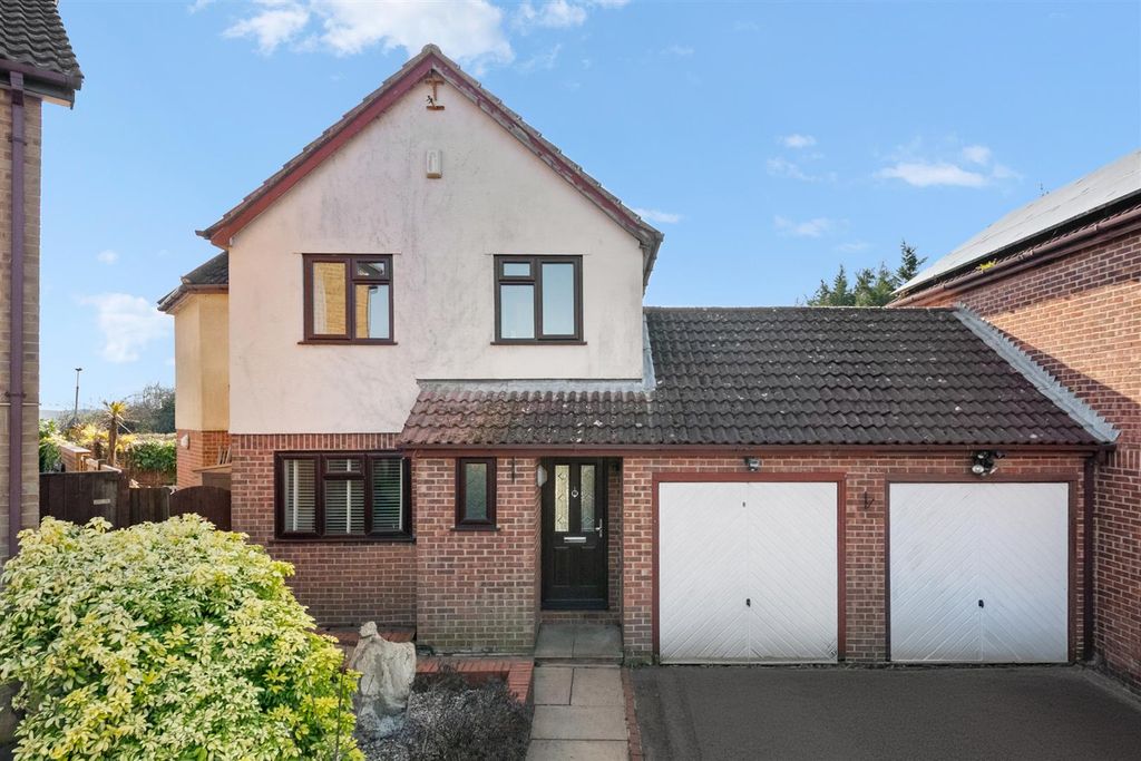 Property photo 1 of 18