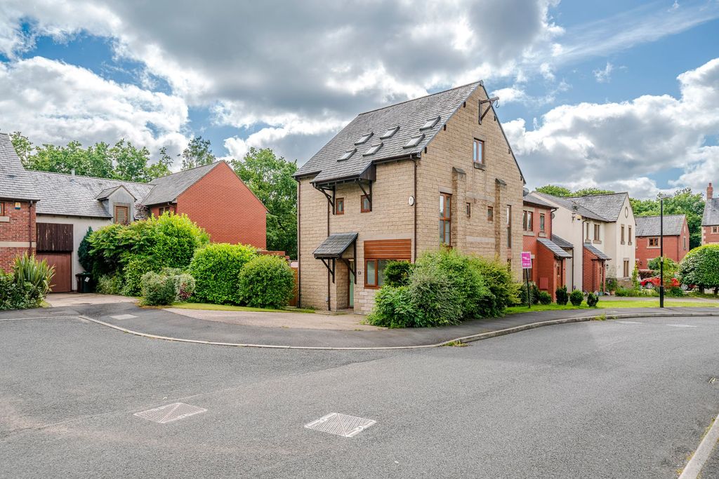 Property photo 1 of 52 Photo 65