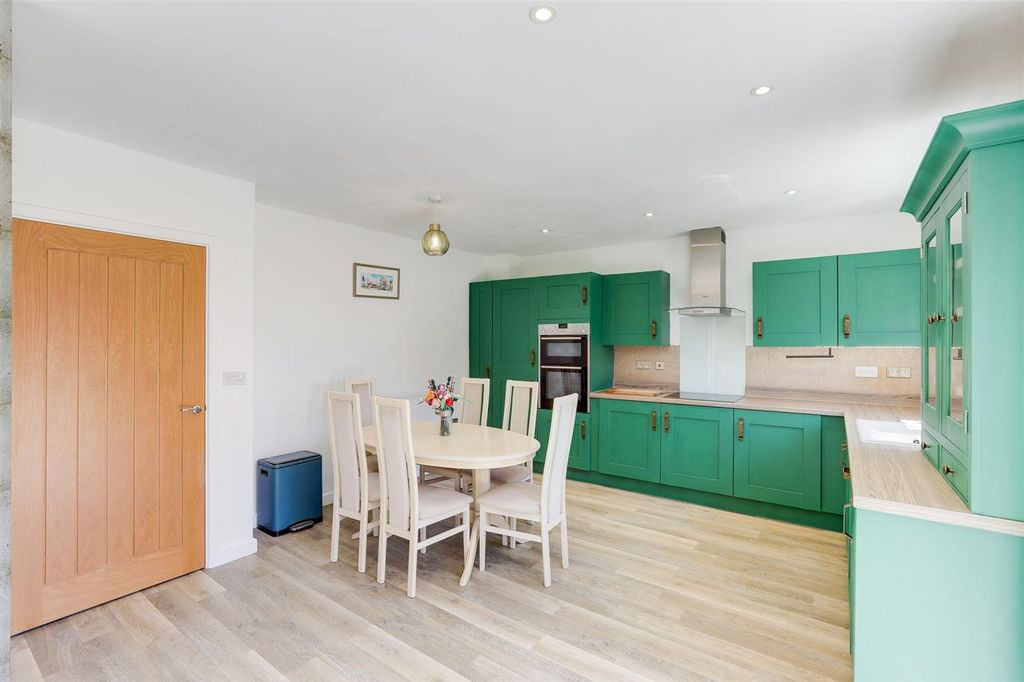 Property photo 2 of 24