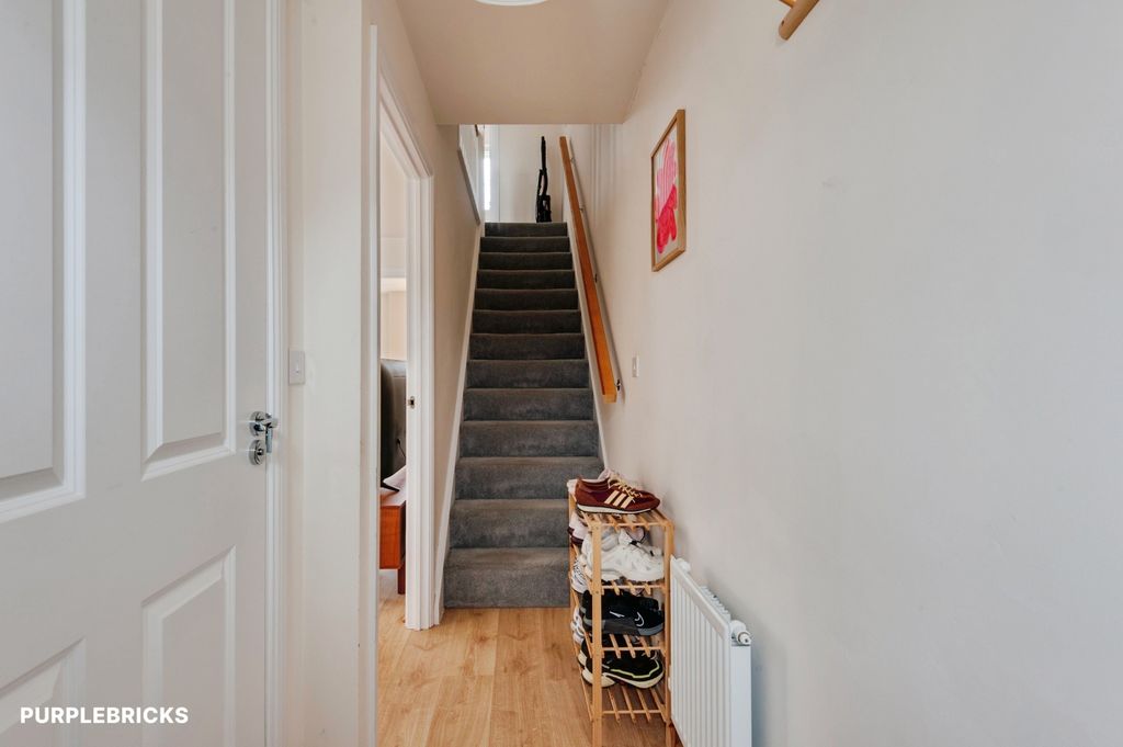 Property photo 2 of 24