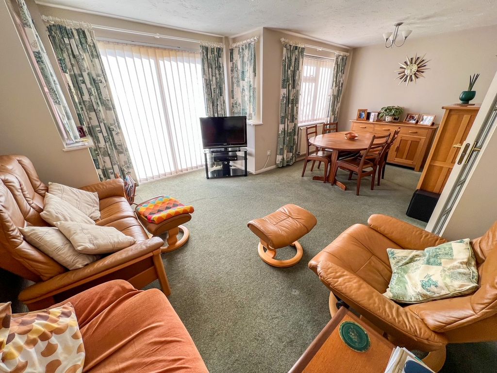 Property photo 2 of 24