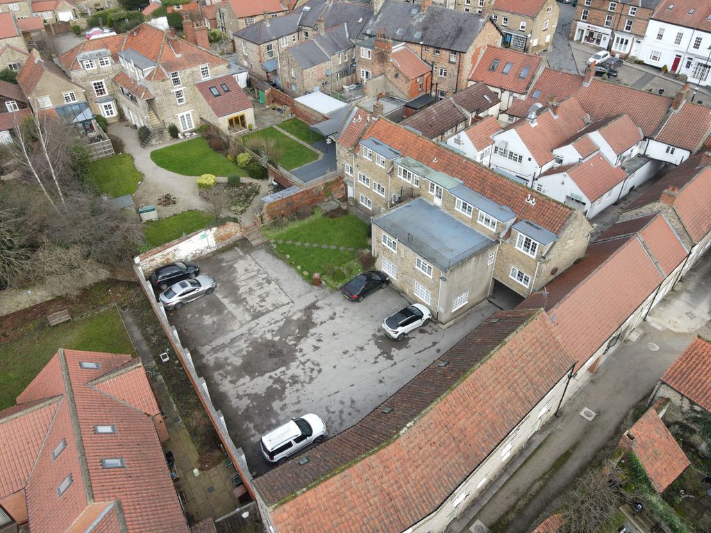 Property photo 1 of 33