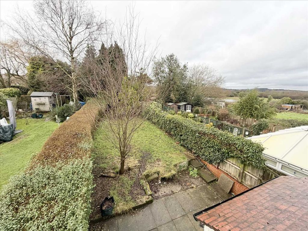 Property photo 2 of 28