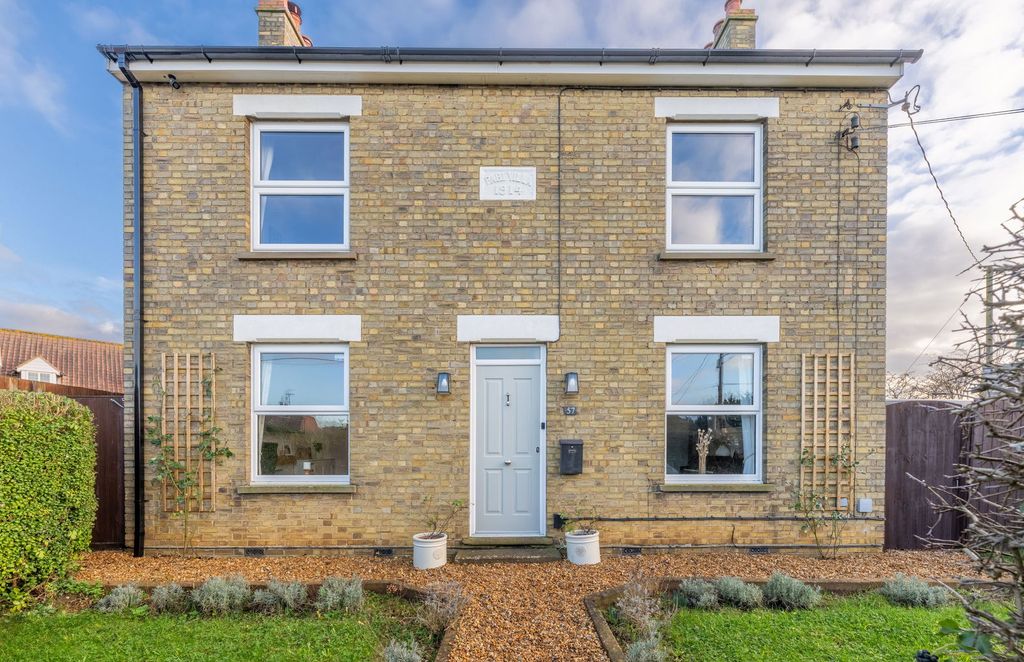 Property photo 3 of 44