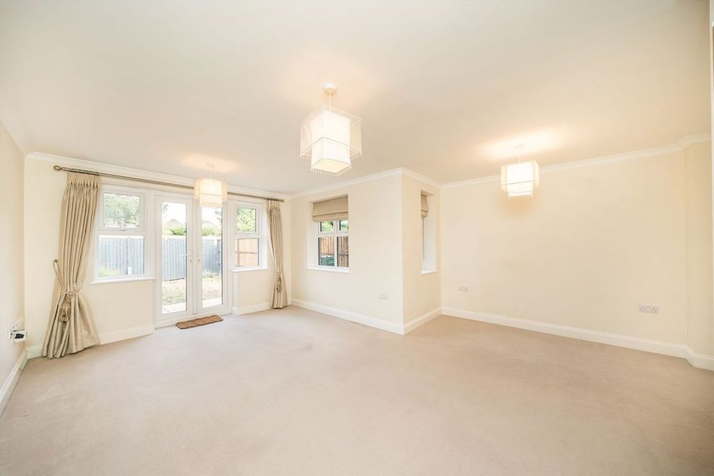 Property photo 2 of 6