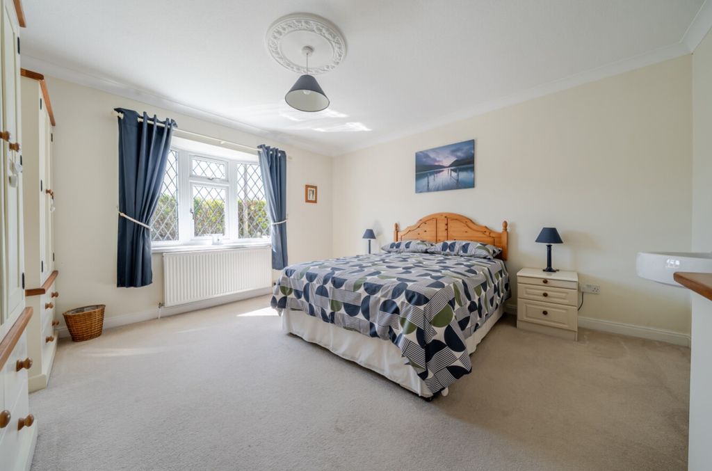 Additional image 18 of 5 bed bungalow for saleAylesby, Grimsby, Lincolnshire DN37