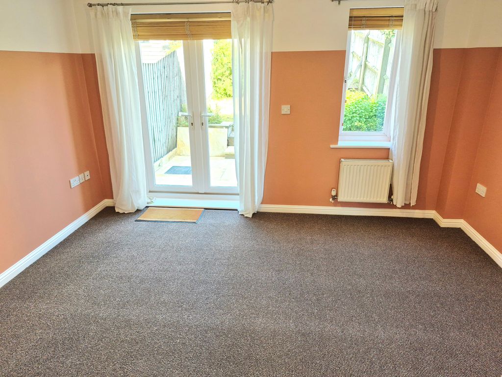 Property photo 2 of 16 Lounge