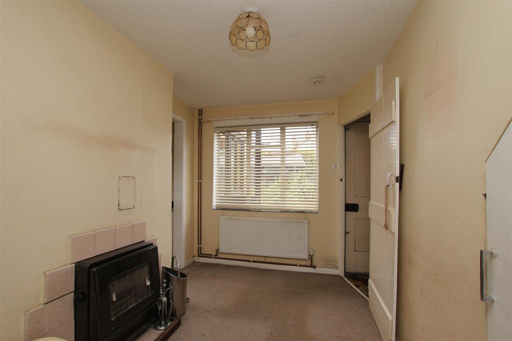 Property photo 2 of 9 Cage Lane Dining.Jpg
