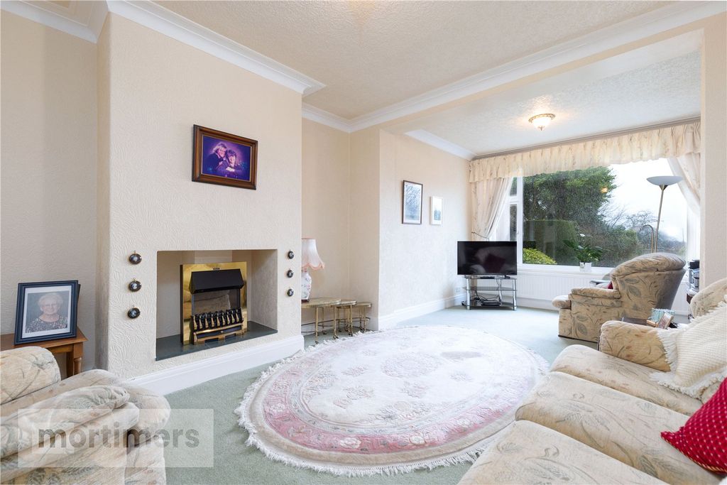 Property photo 2 of 21 Living Room