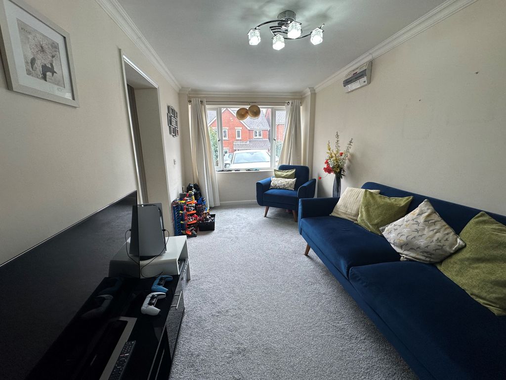 Property photo 2 of 21