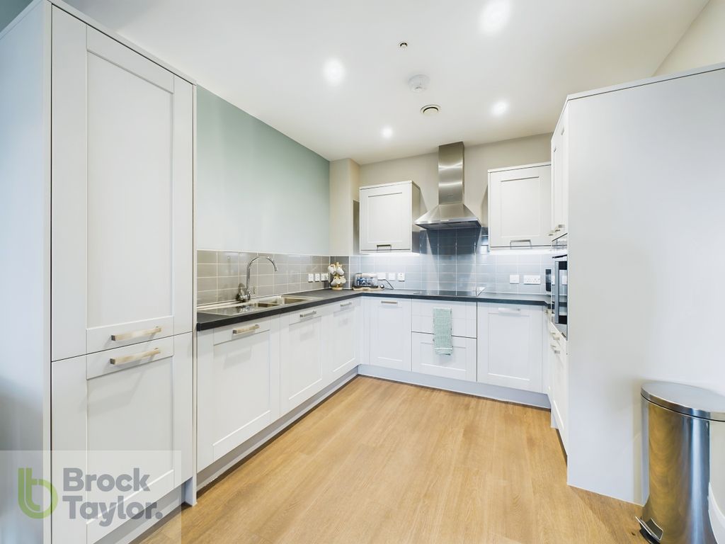 Property photo 2 of 18 Kitchen