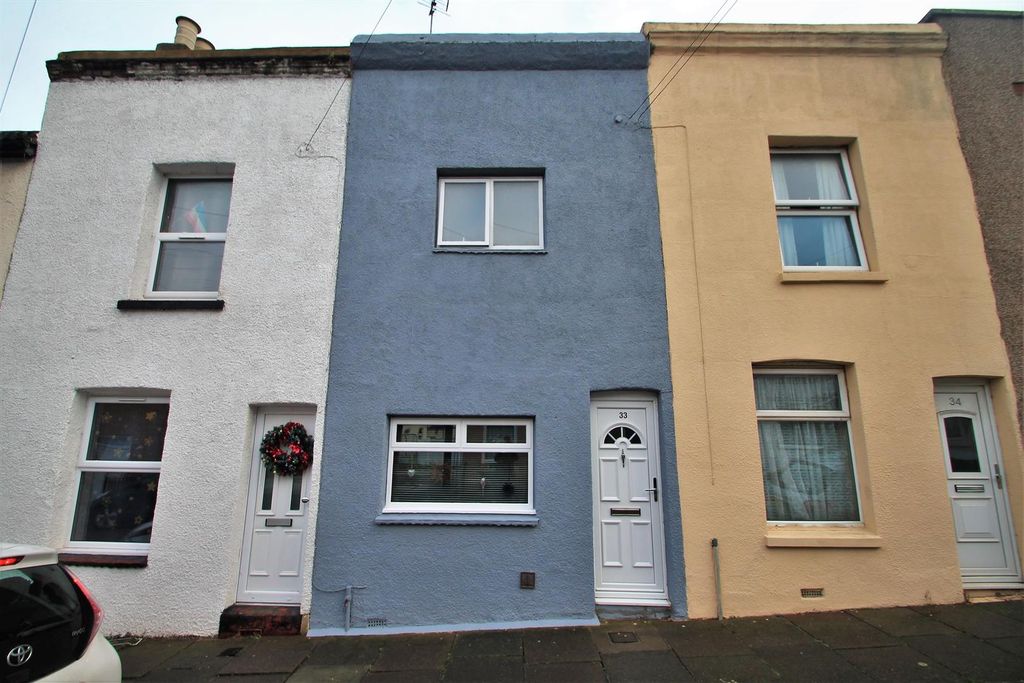 Property photo 1 of 8