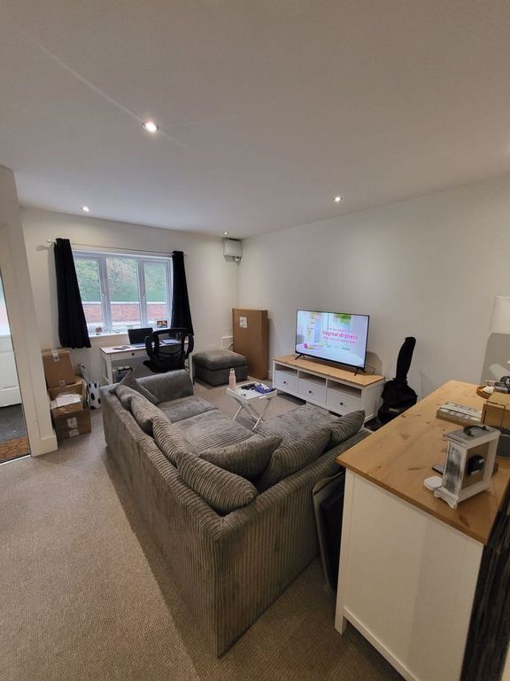 Property photo 1 of 6 Photo 14