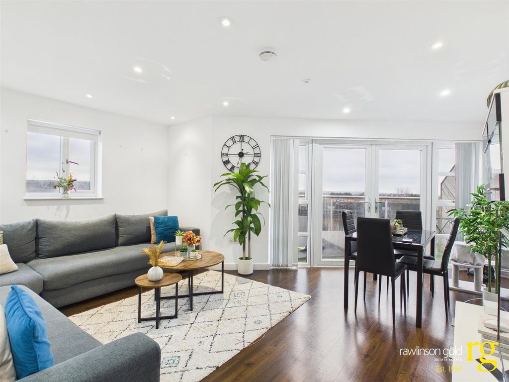 Property photo 3 of 12 Cam02900G0-Pr0317-Still001.Jpg