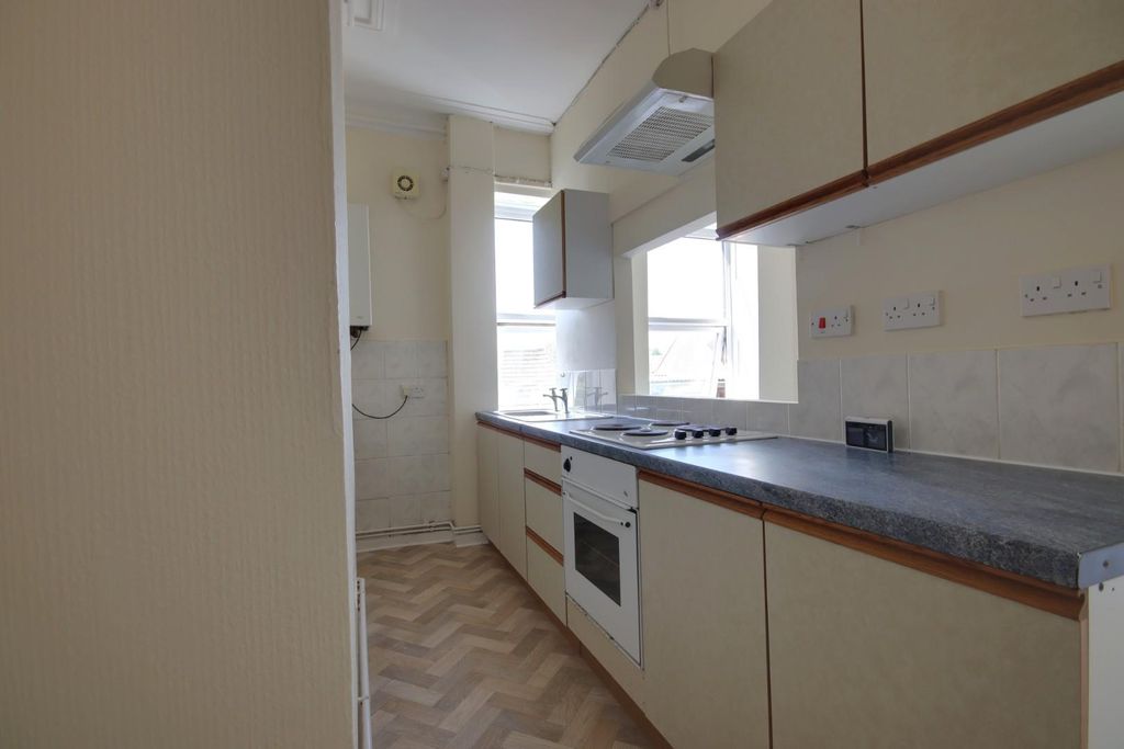Property photo 1 of 6 Kitchen
