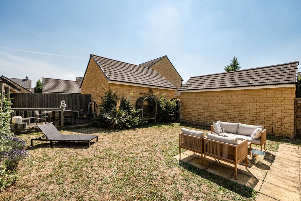 Property photo 2 of 21 1488532-3-6A4Faeef421Bc