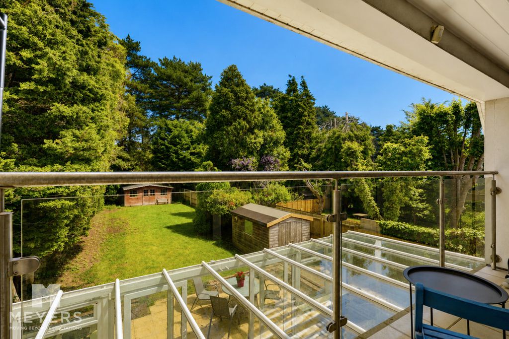 Property photo 2 of 50