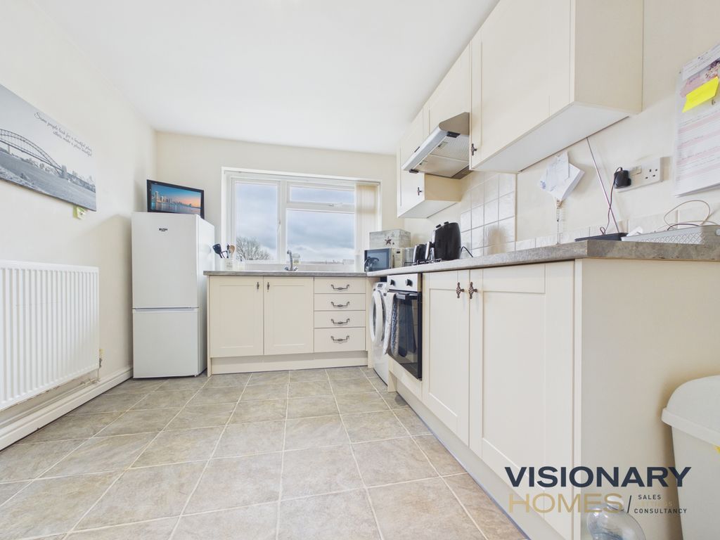 Property photo 3 of 13 Cam03522G0-Pr0255-Still017