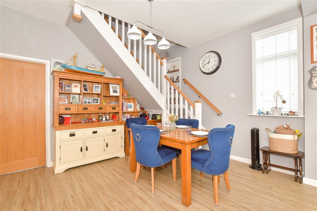 Property photo 3 of 11 Dining Area