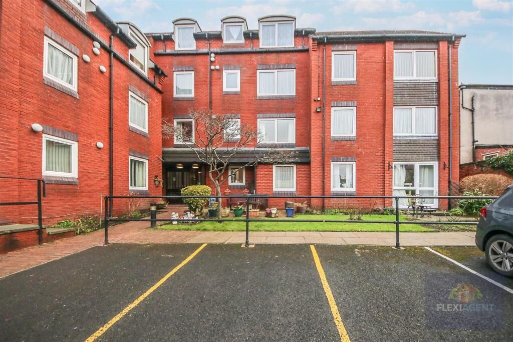 Property photo 1 of 16 4330401