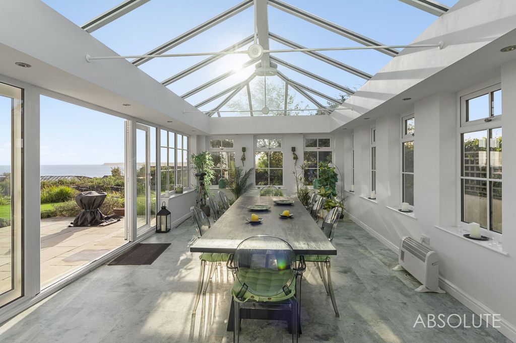 Property photo 3 of 32 Orangery