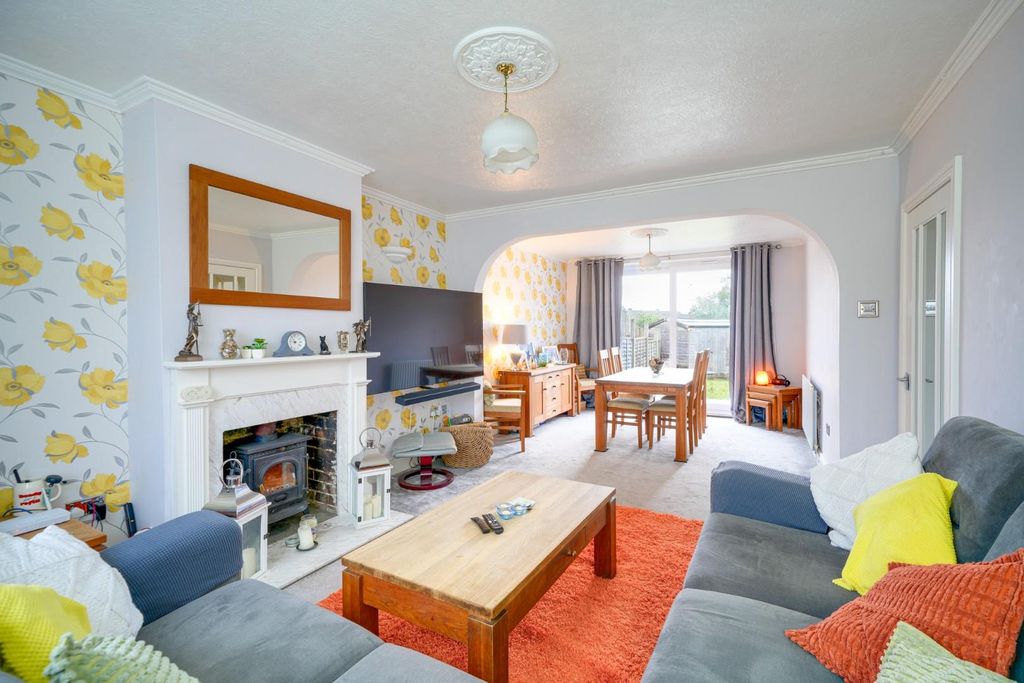 Property photo 2 of 21