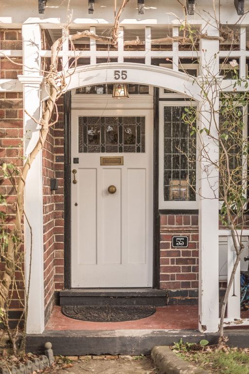 Property photo 3 of 54