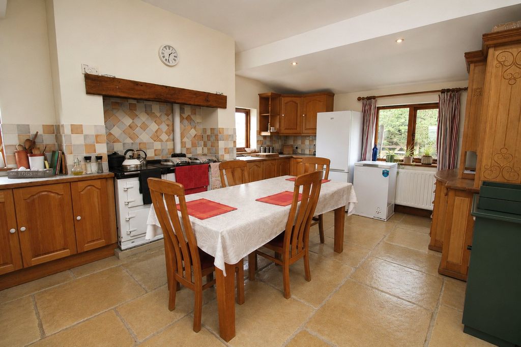Property photo 2 of 14 Picture No. 19