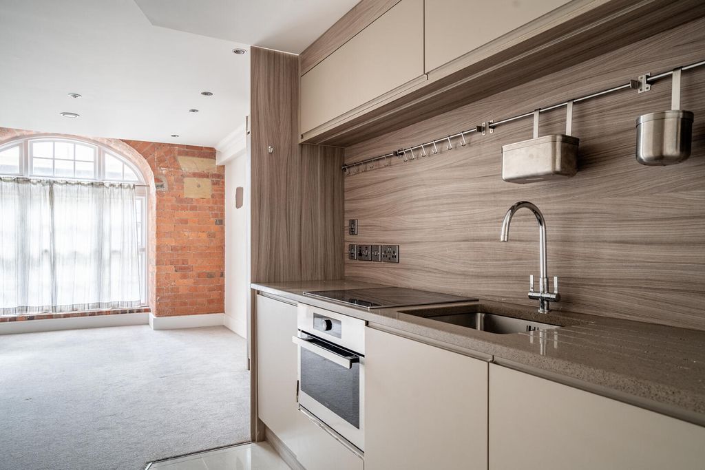 Property photo 2 of 11 Kitchen