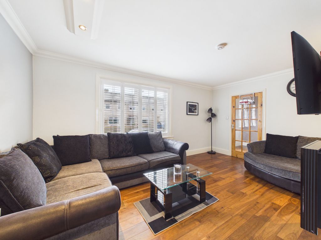 Property photo 3 of 33