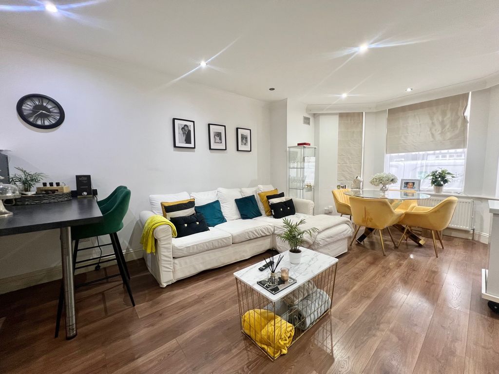 Property photo 3 of 13 Photo 12