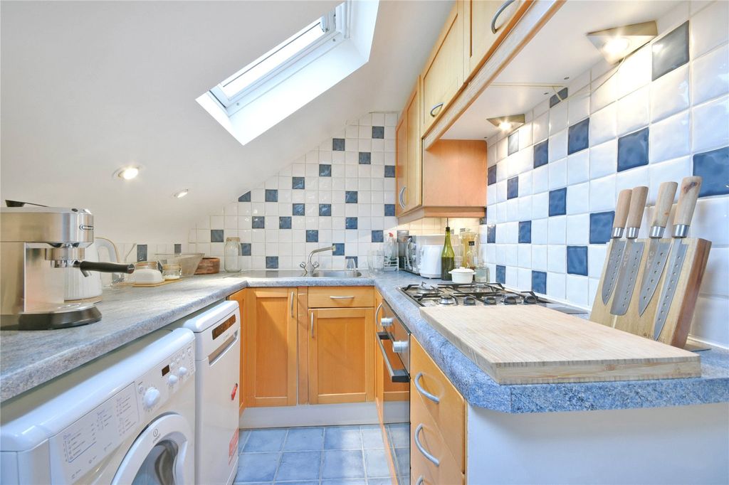 Property photo 3 of 12 Picture No. 32