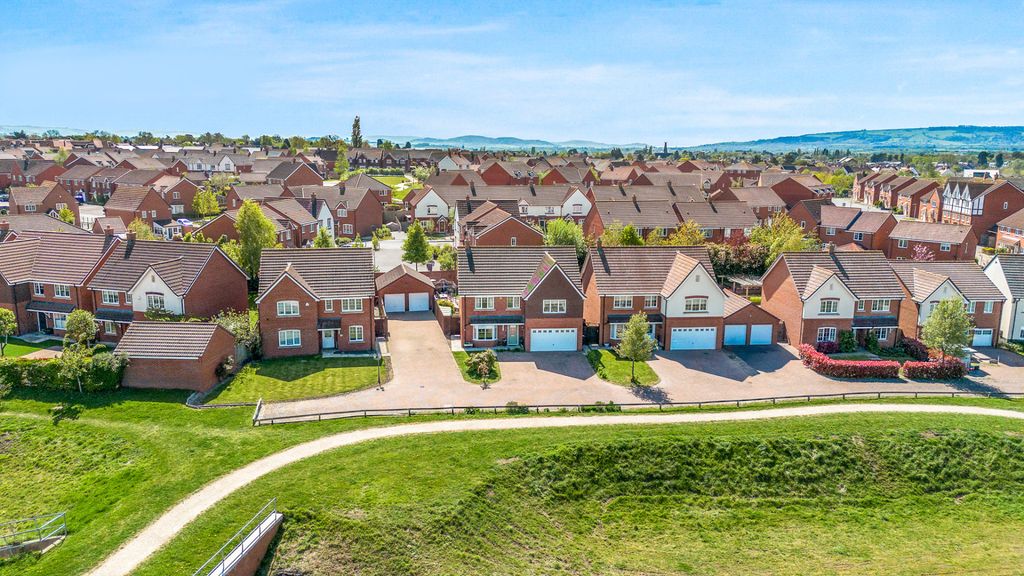 Additional image 24 of 5 bed detached house for saleJonagold Place, Evesham WR11