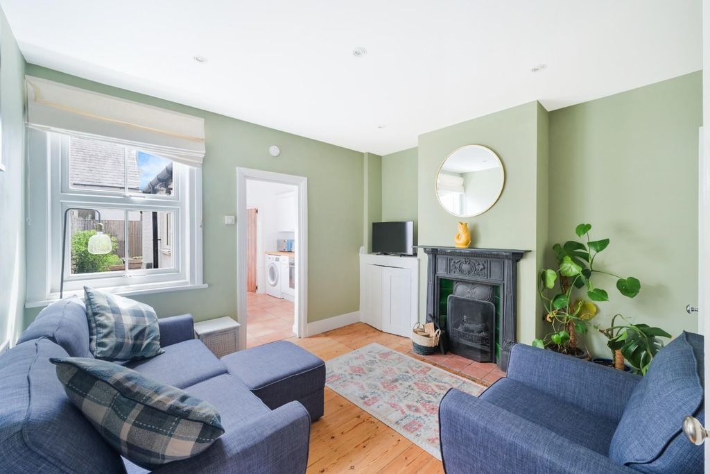 Property photo 2 of 14 Portland Place