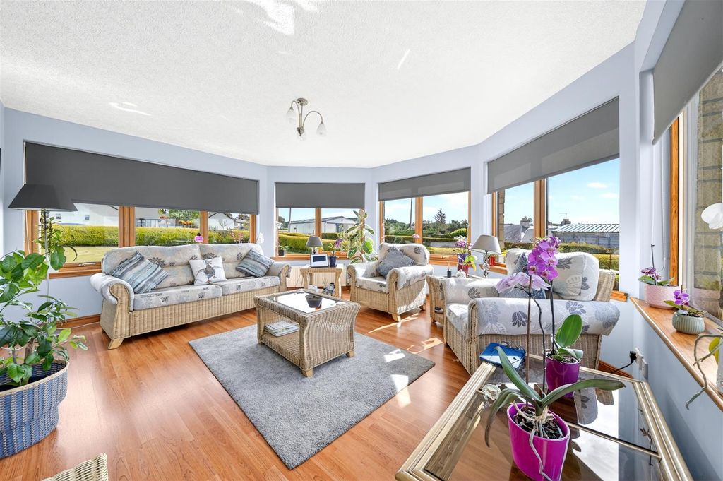 Property photo 2 of 32 9-Sunroom-Bright-Natural-Light.Jpg