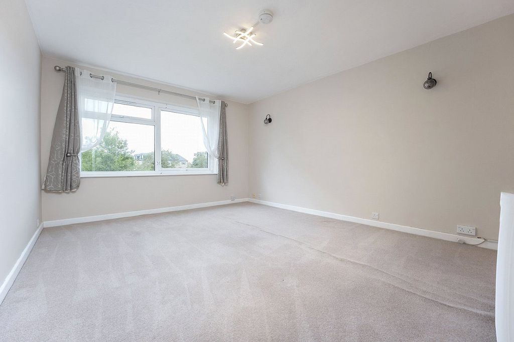 Property photo 2 of 16 Picture No. 05
