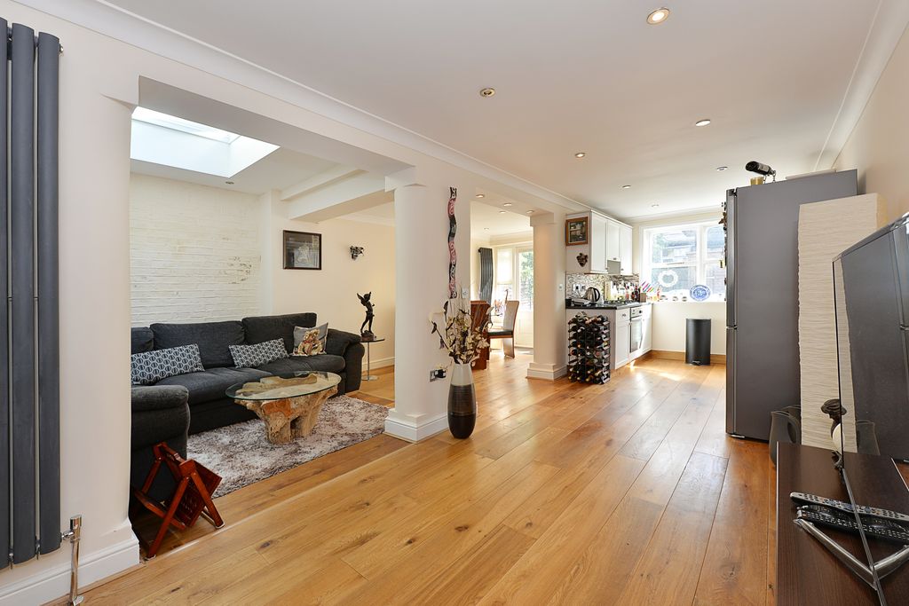 Property photo 2 of 15 Gallery