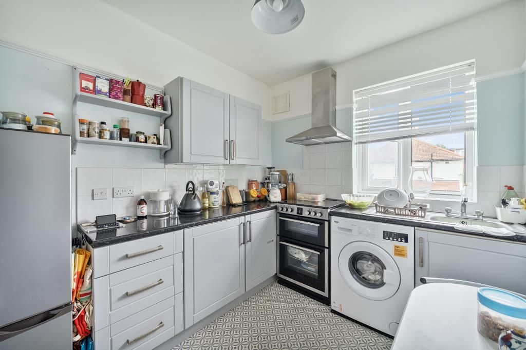 Property photo 3 of 11 Kitchen